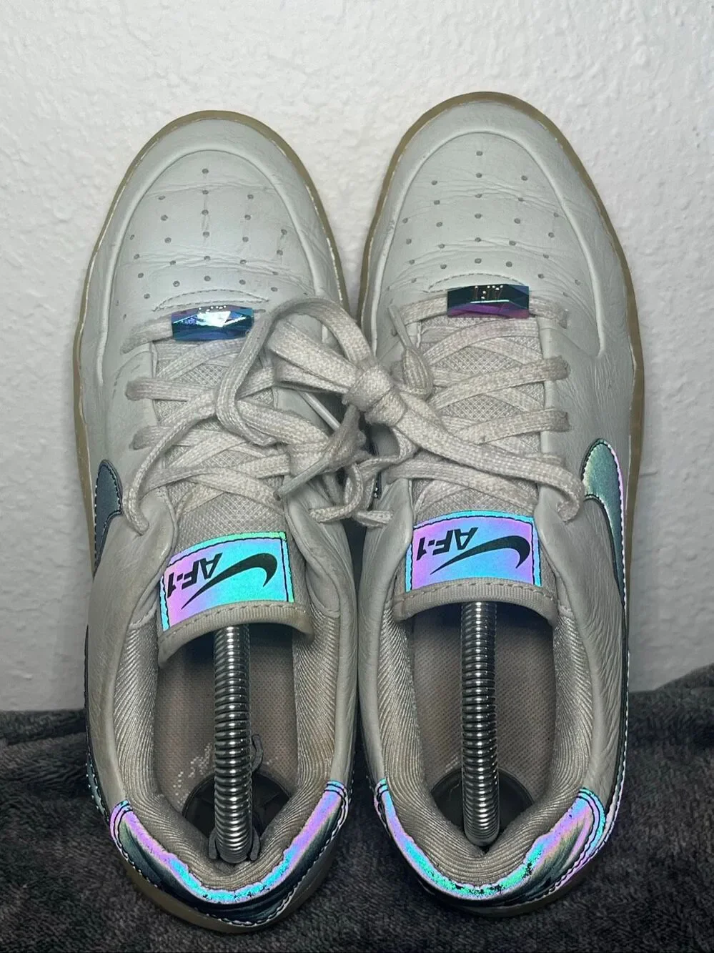 Nike Air Force 1 Sage Low Women Size 8.5 Iridescent Swoosh White Gum AR5409-003